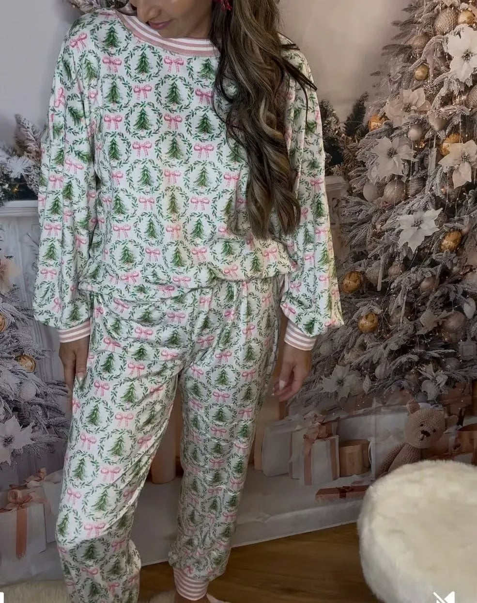 MerryBow™ | Christmas Trees & Bows Pajama Set