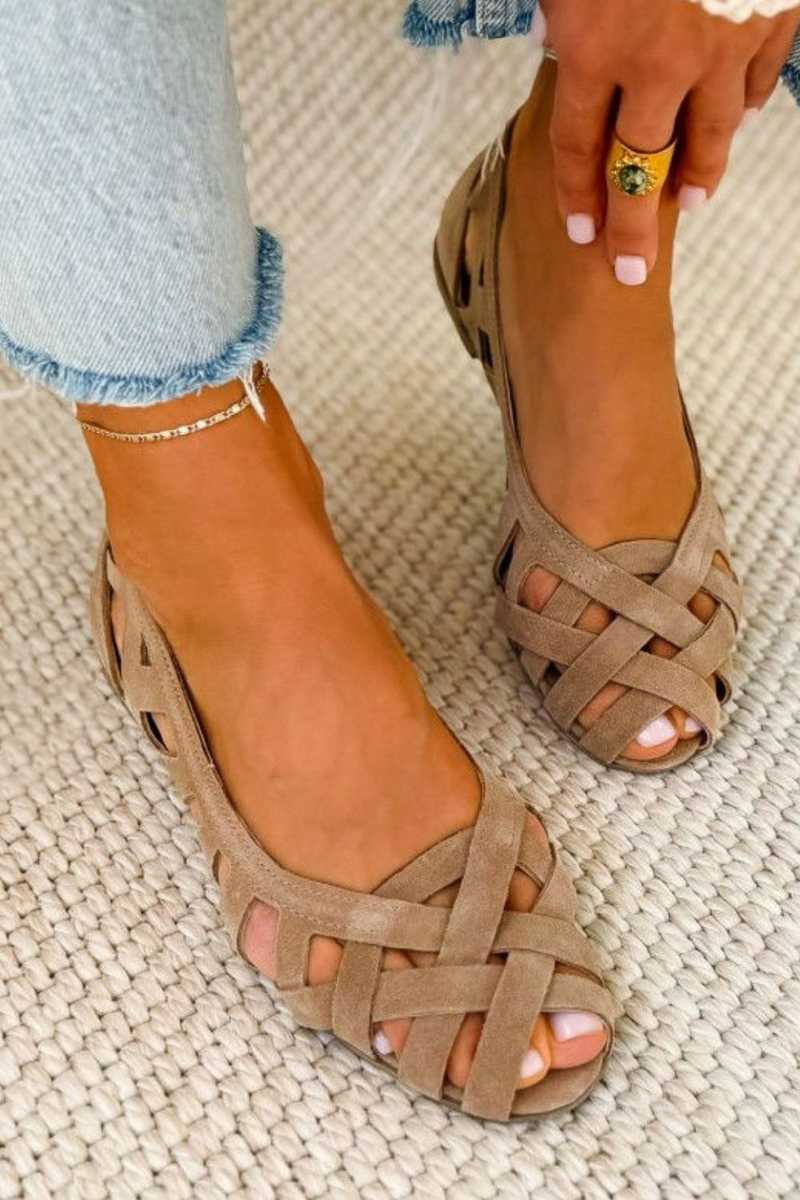 Flat Open Toe Sandals with Crisscross fabric