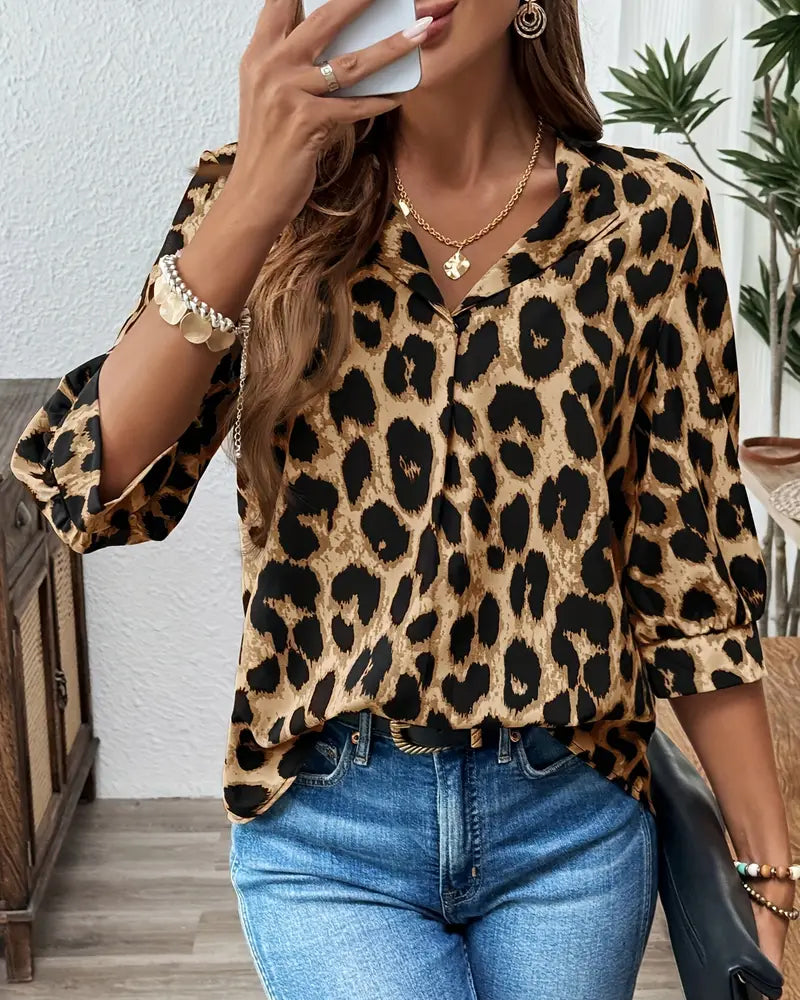 Zelvora™ | Relaxed Leopard Half-Sleeve Blouse