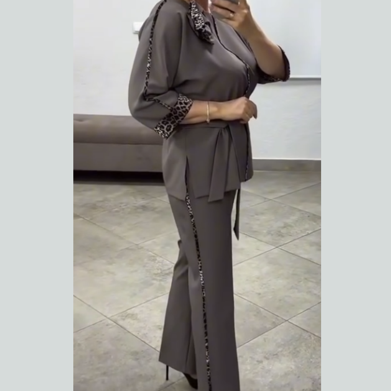 Elegancia™ | Women’s Elegant Tailored Suit