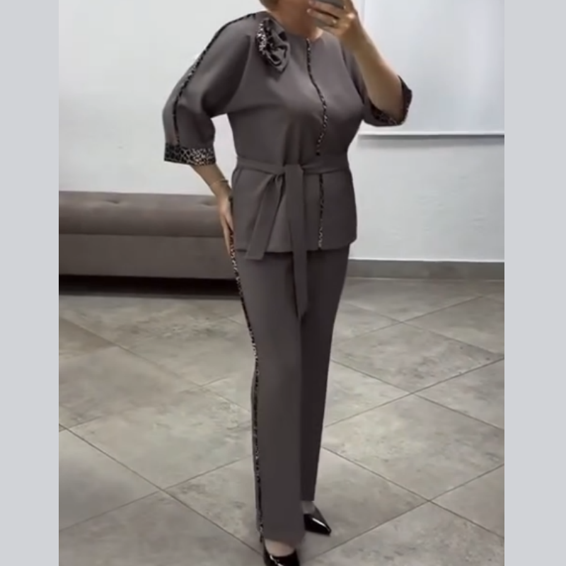 Elegancia™ | Women’s Elegant Tailored Suit