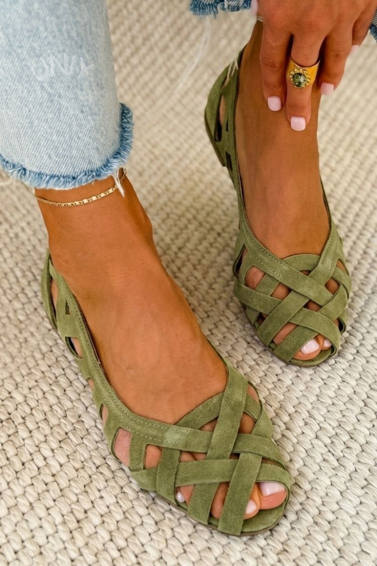 Flat Open Toe Sandals with Crisscross fabric