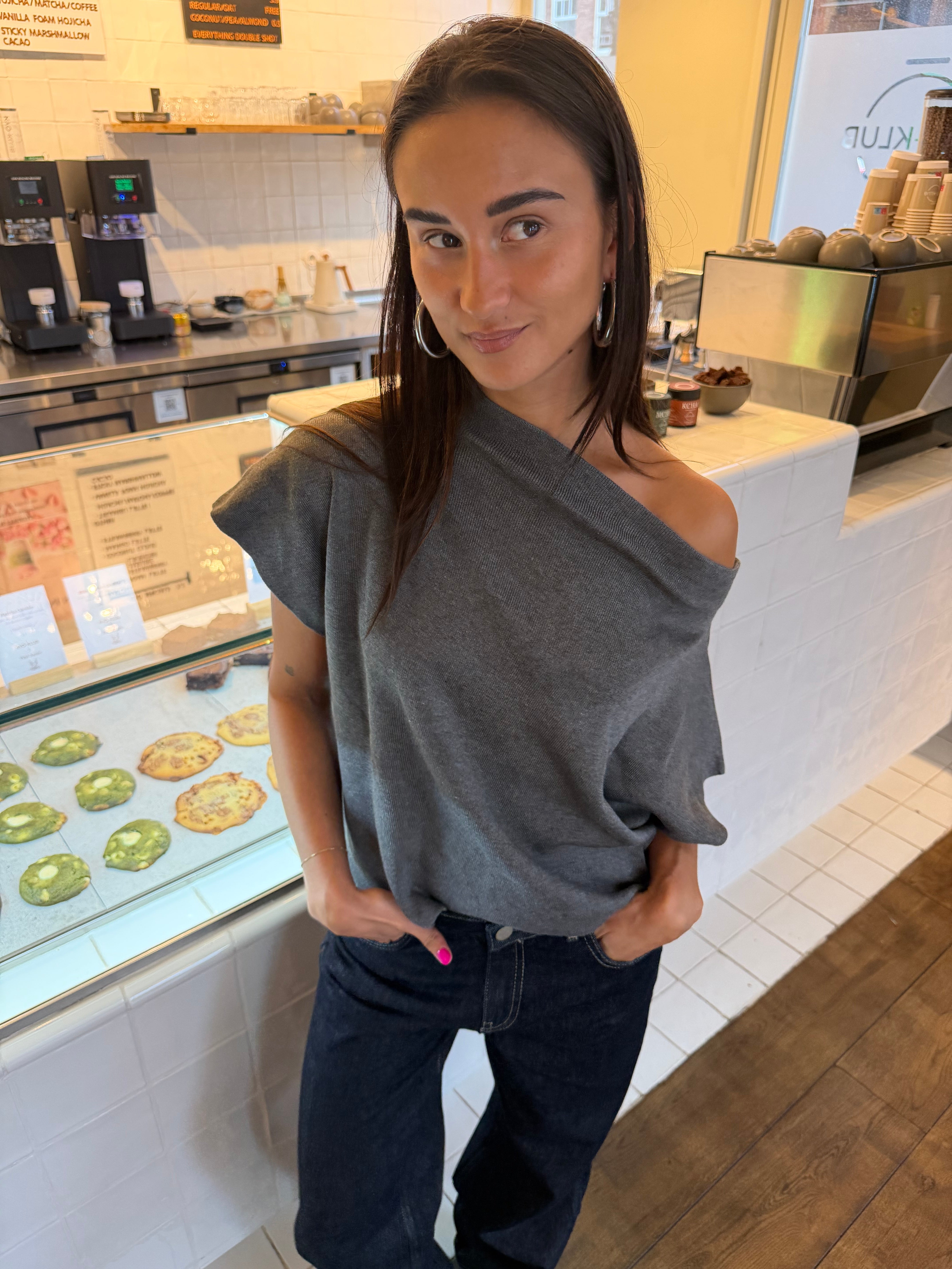 Monica top grey