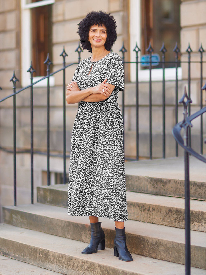 Lilah Monochrome™ | Elegant Contrast Dress details