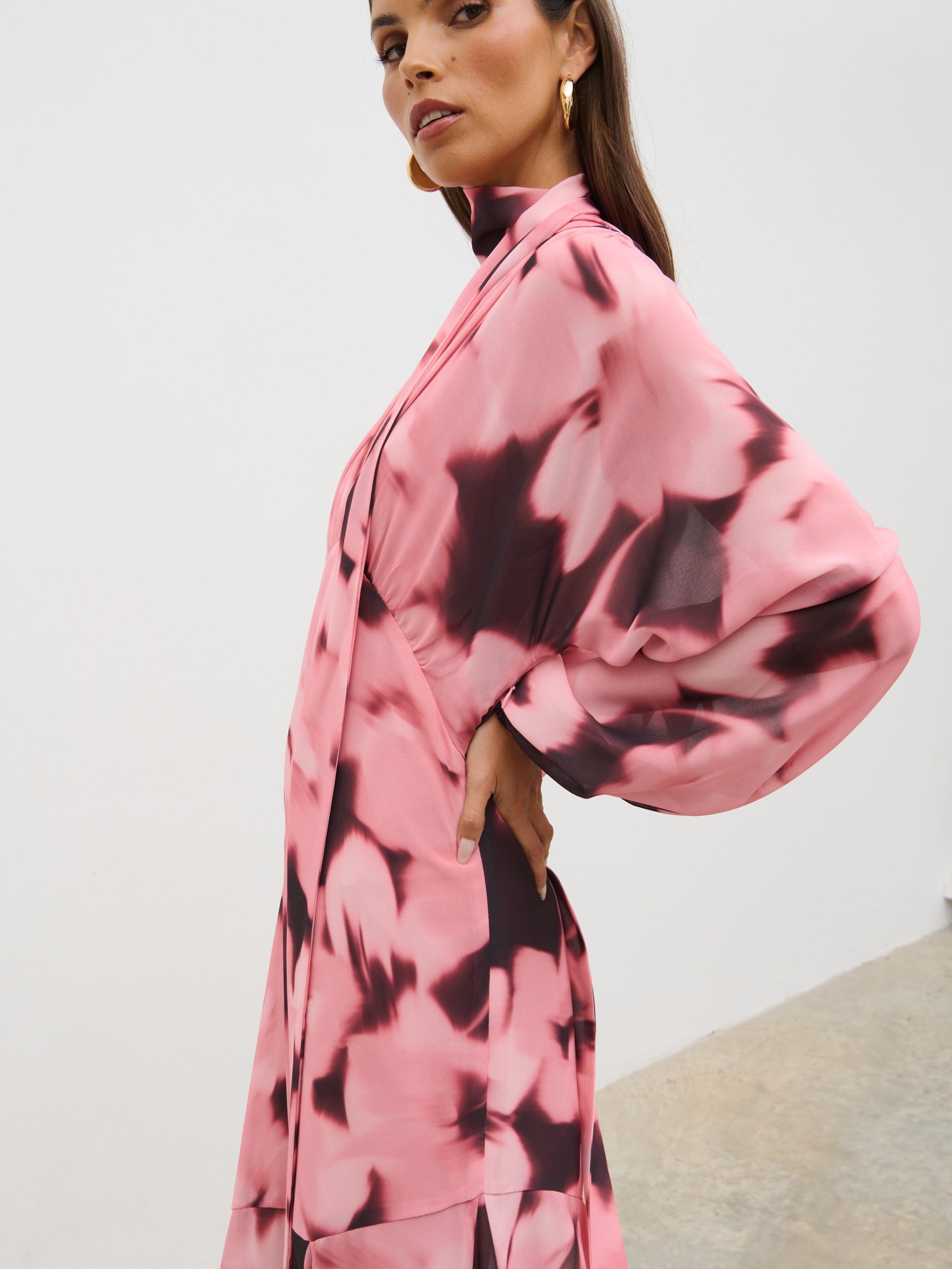 Petula™ | Batwing Scarf Maxi Dress – Blush Watercolour Floral