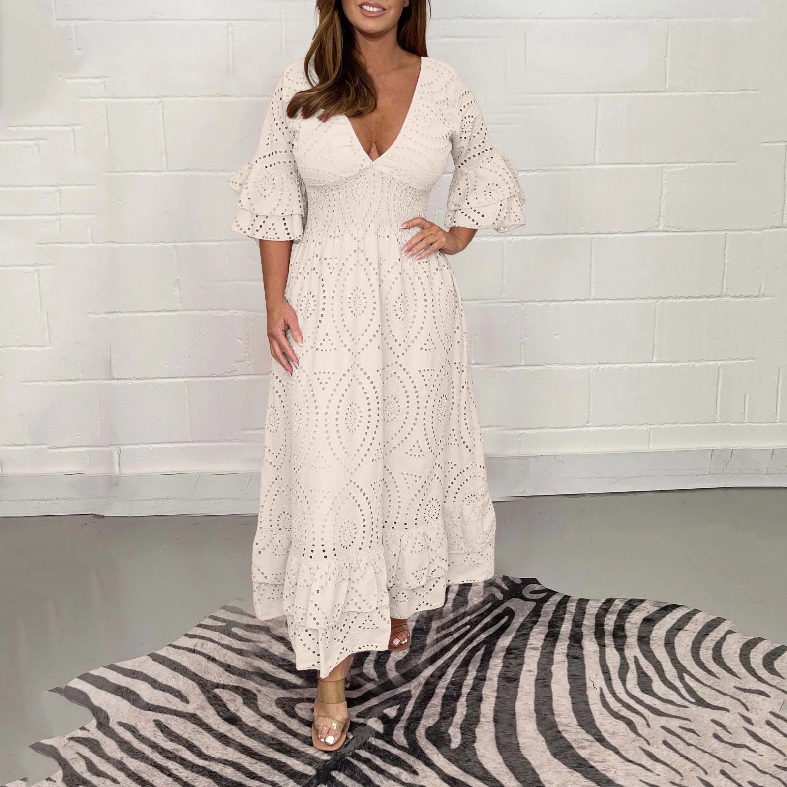 Camellia™ – Elegant Hollow-Out V-Neck Maxi Dress