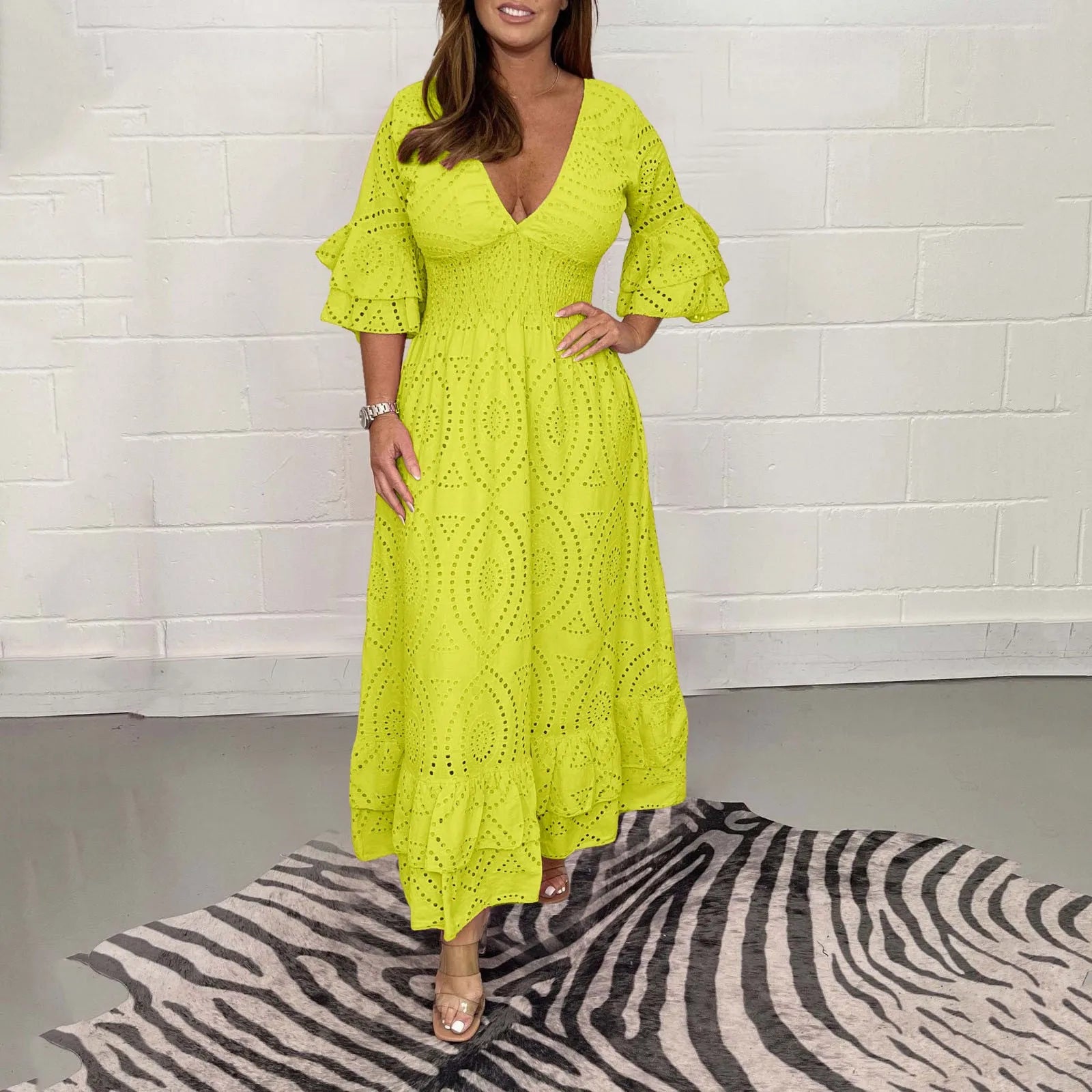 Camellia™ – Elegant Hollow-Out V-Neck Maxi Dress