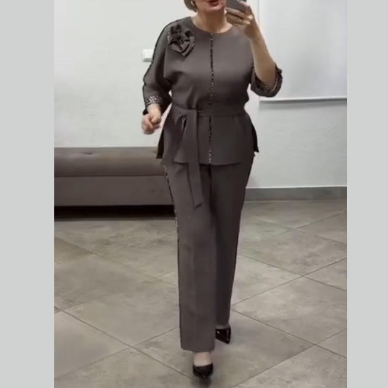 Elegancia™ | Women’s Elegant Tailored Suit